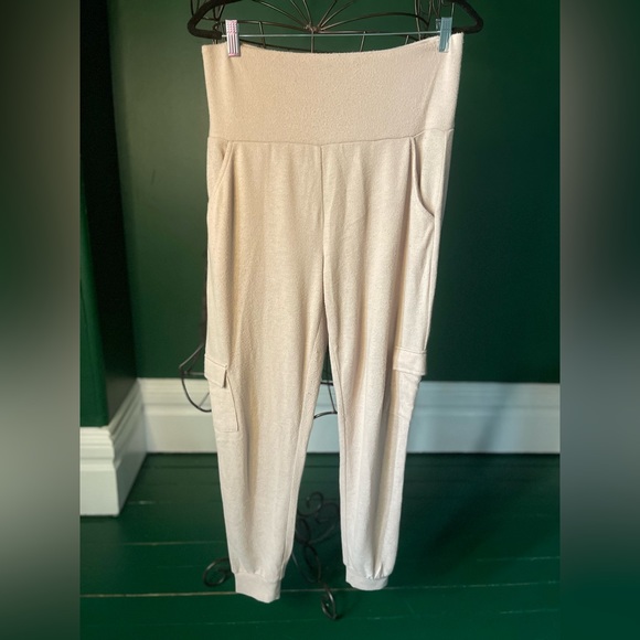 Venus Cozy Hacci Duster and Jogger Set in Khaki - Picture 13 of 15